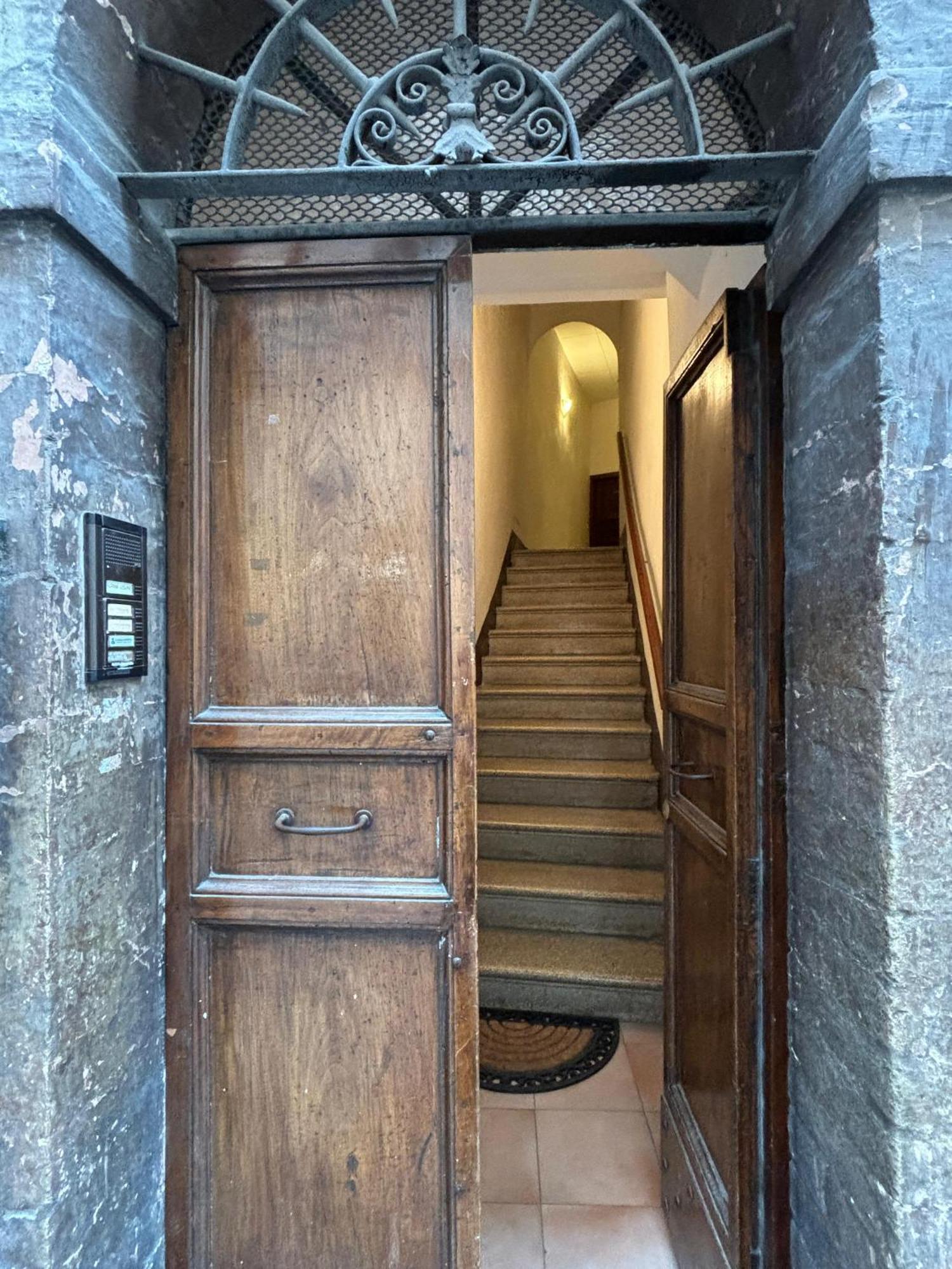 Appartement La Loggia Di Portica Residenza Storica Nel Centro Di Assise Extérieur photo