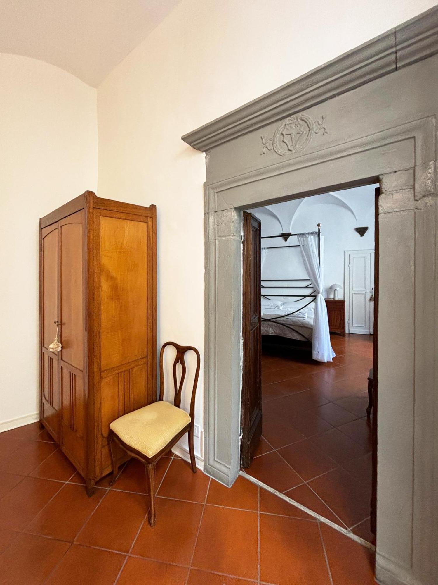 Appartement La Loggia Di Portica Residenza Storica Nel Centro Di Assise Extérieur photo